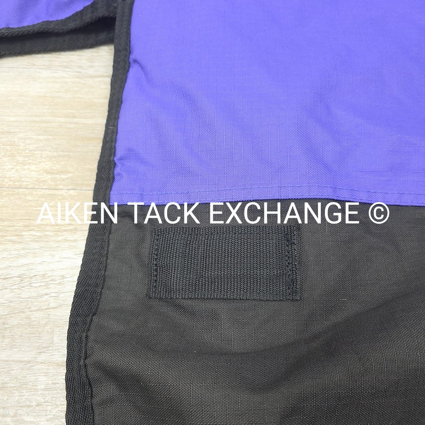 Schneiders Dura-Tech 220g fil Medium Weight Turnout Blanket, Size 76"