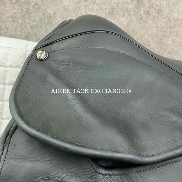 2005 County Perfection Dressage Saddle, 17.5" Seat, Adjustable Flap, M/MN Tree, Wool Flocked Panels