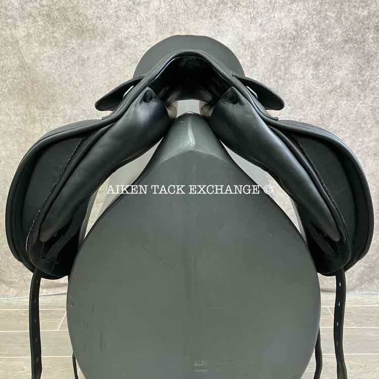 **On Trial** 2022 Prestige Lucky Idol Dressage Saddle, 16" Seat, Short Flap, 33 Tree - Medium, Wool Flocked Panels