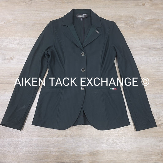 Alessandro Albanese Platinum MotionLite Show Coat, Size Medium