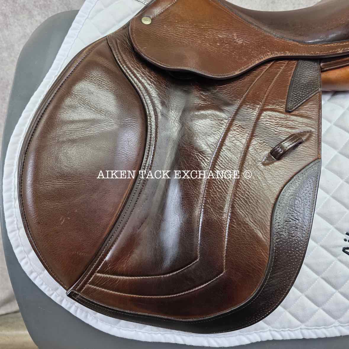 2011 CWD SE01 Close Contact Jump Saddle, 17" Seat, 3L Flap, Medium Wide Tree, Foam Panels, Full Buffalo Leather