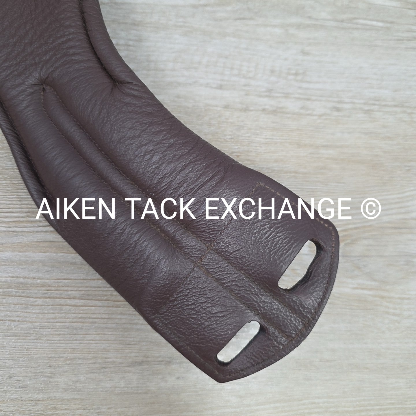 KL Select Red Barn Balance Anatomic Shoulder Relief Dressage Girth, Brown, 18"