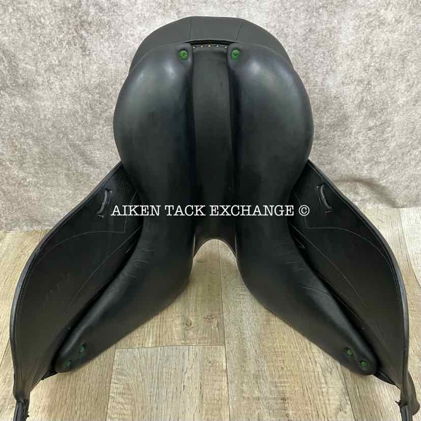 2013 Devoucoux Makila Monoflap Dressage Saddle, 18" Seat, 3A Flap, Medium Wide Tree, Foam Panels, Full Buffalo Leather