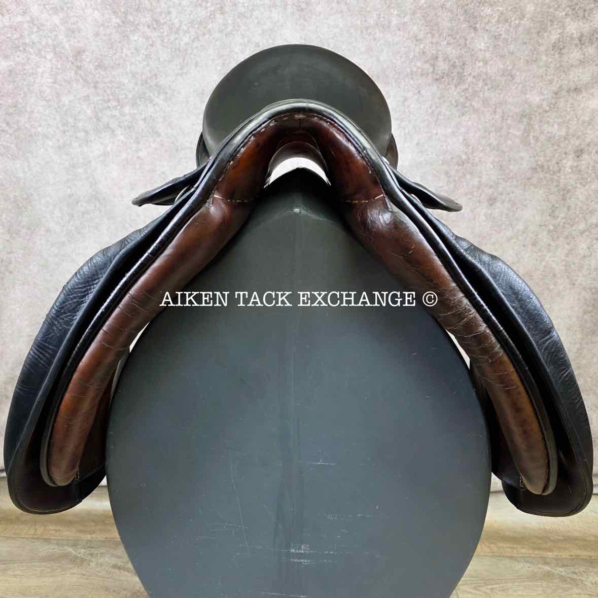 **SOLD** Stubben Romanus Extra CL Dressage Saddle, 18" Seat, 32cm Tree - Wide, Wool Flocked Panels