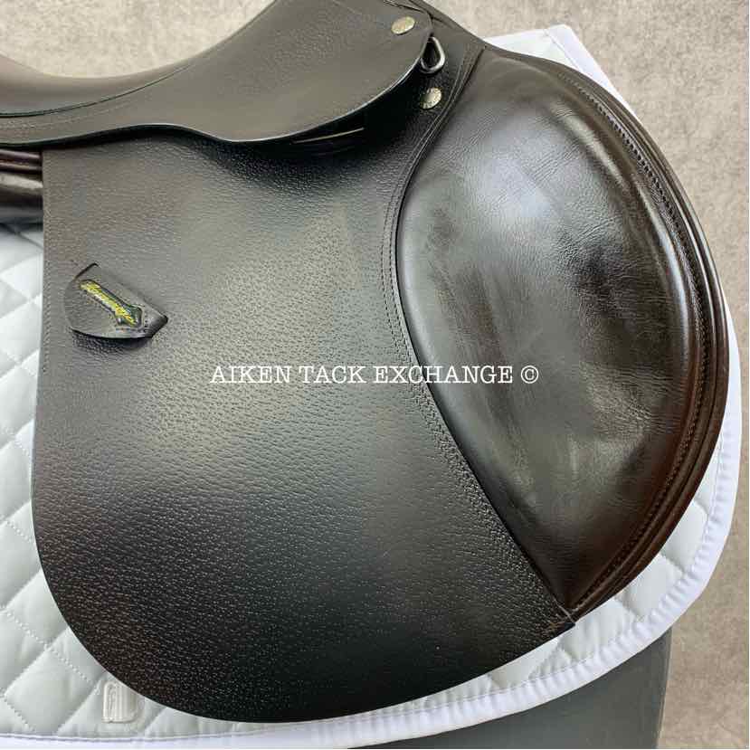 2018 Amerigo Vega Jump Saddle, 18" Seat, Medium Wide Tree, Wool Flocked Panels