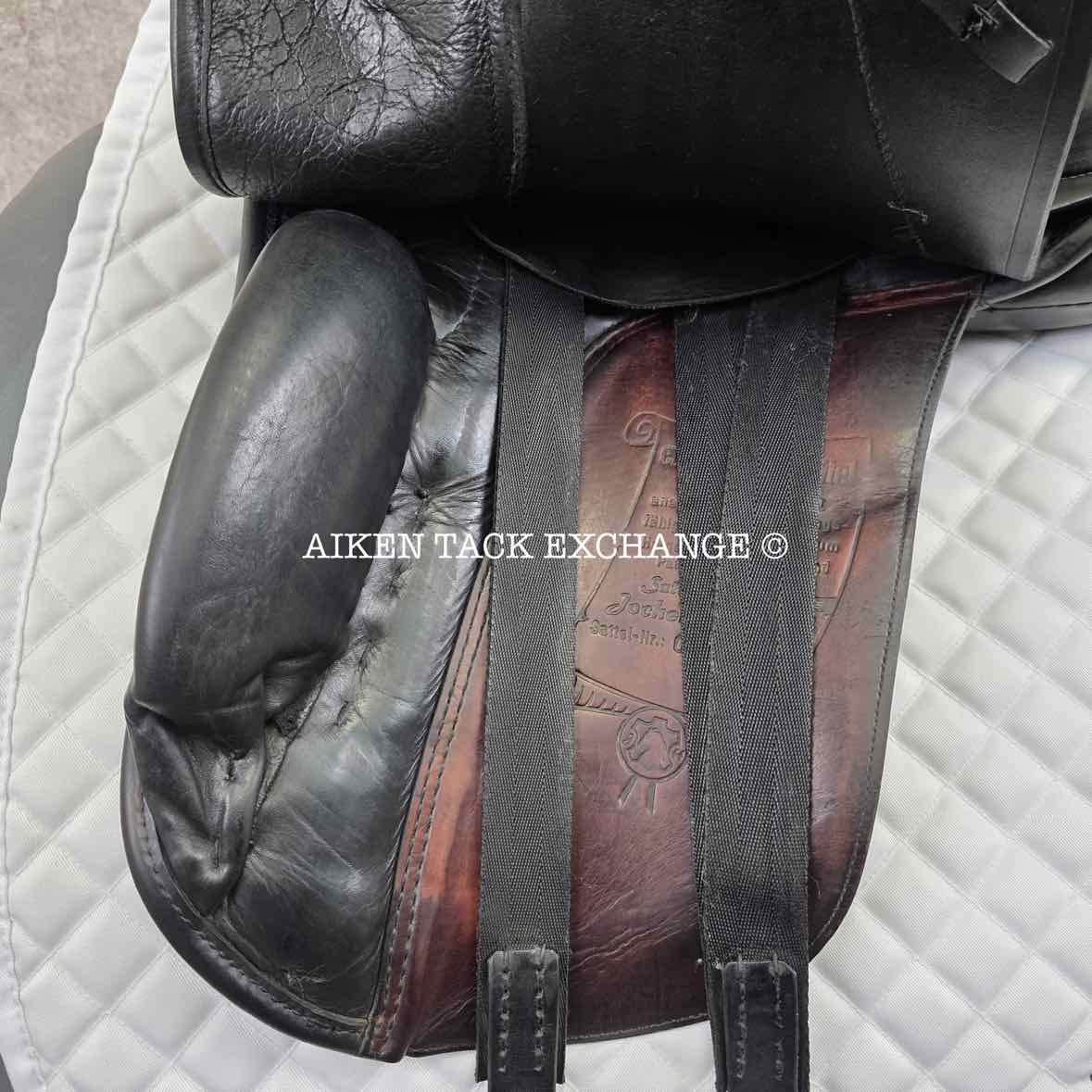 2003 Hennig Dressage Saddle, 17" Seat, Medium Narrow Tree, Wool Flocked Panels
