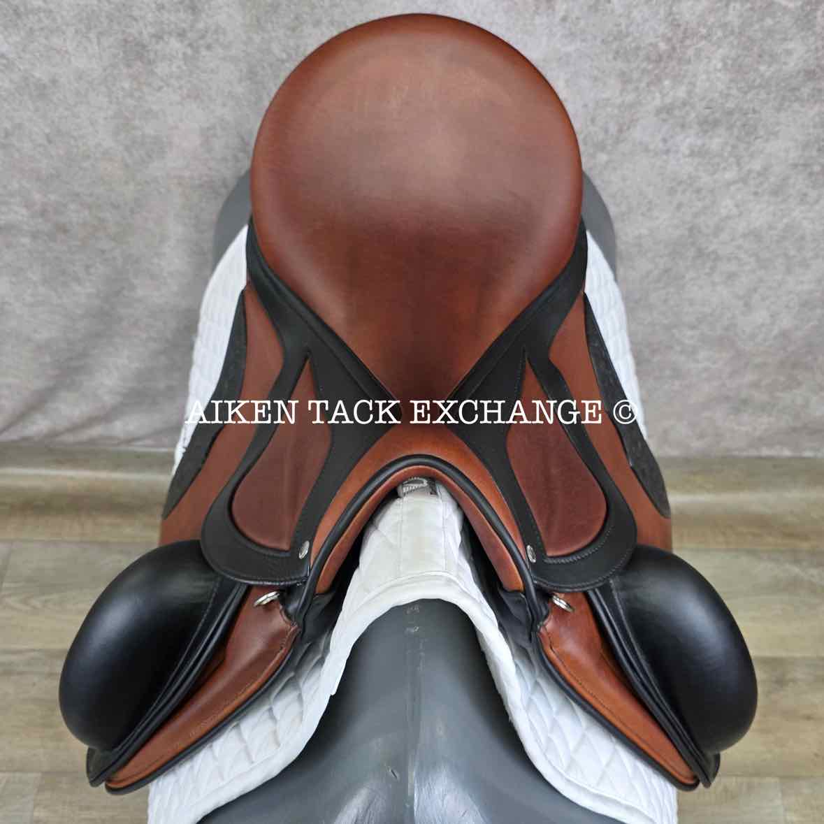 2023 Schleese Tribute Monoflap Dressage Saddle, 18" Seat, Adjustable AdapTree, Wool Flocked Panels