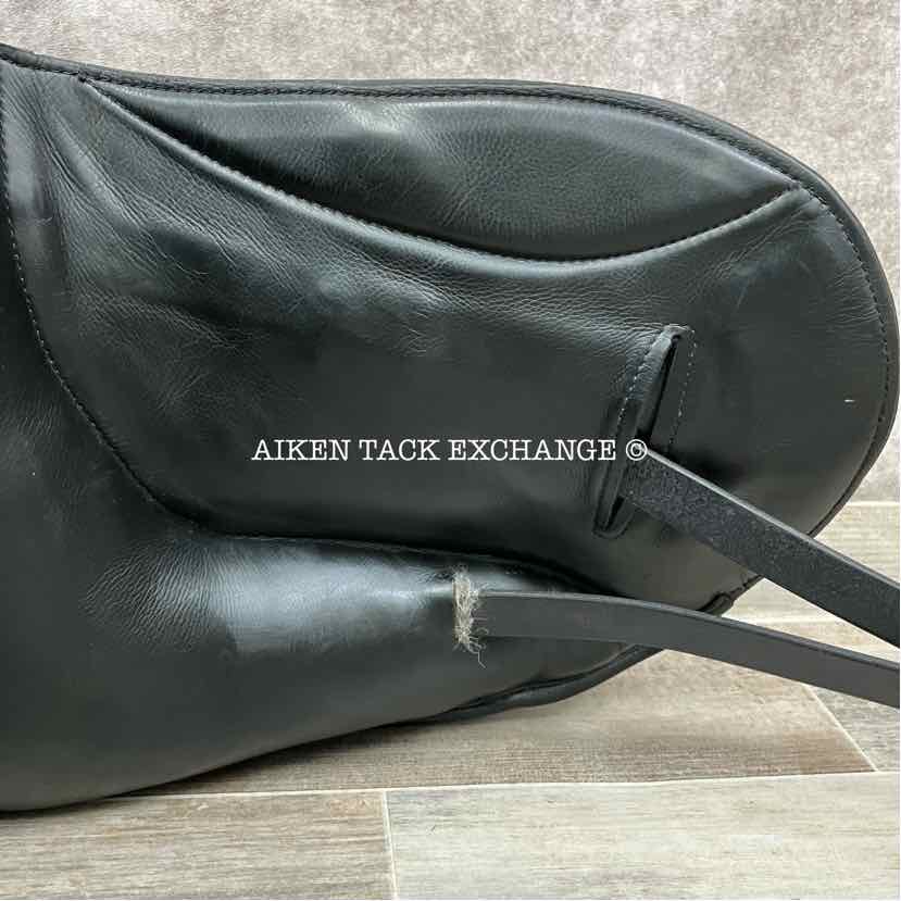 **SOLD** 2020 Custom Saddlery Icon Coda W Monoflap Dressage Saddle, 17.5" Seat, Adjustable Tree, Wool Flocked Panels