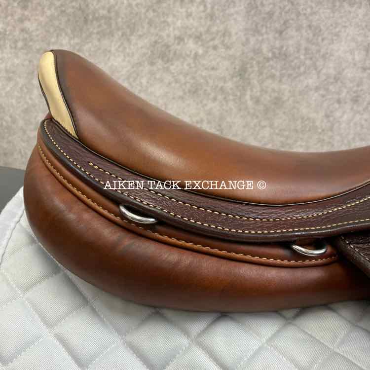**SOLD** 2019 Prestige Paris Classic Close Contact Jump Saddle, 18" Seat, 33 Tree - Medium (Adjustable), Foam Panels