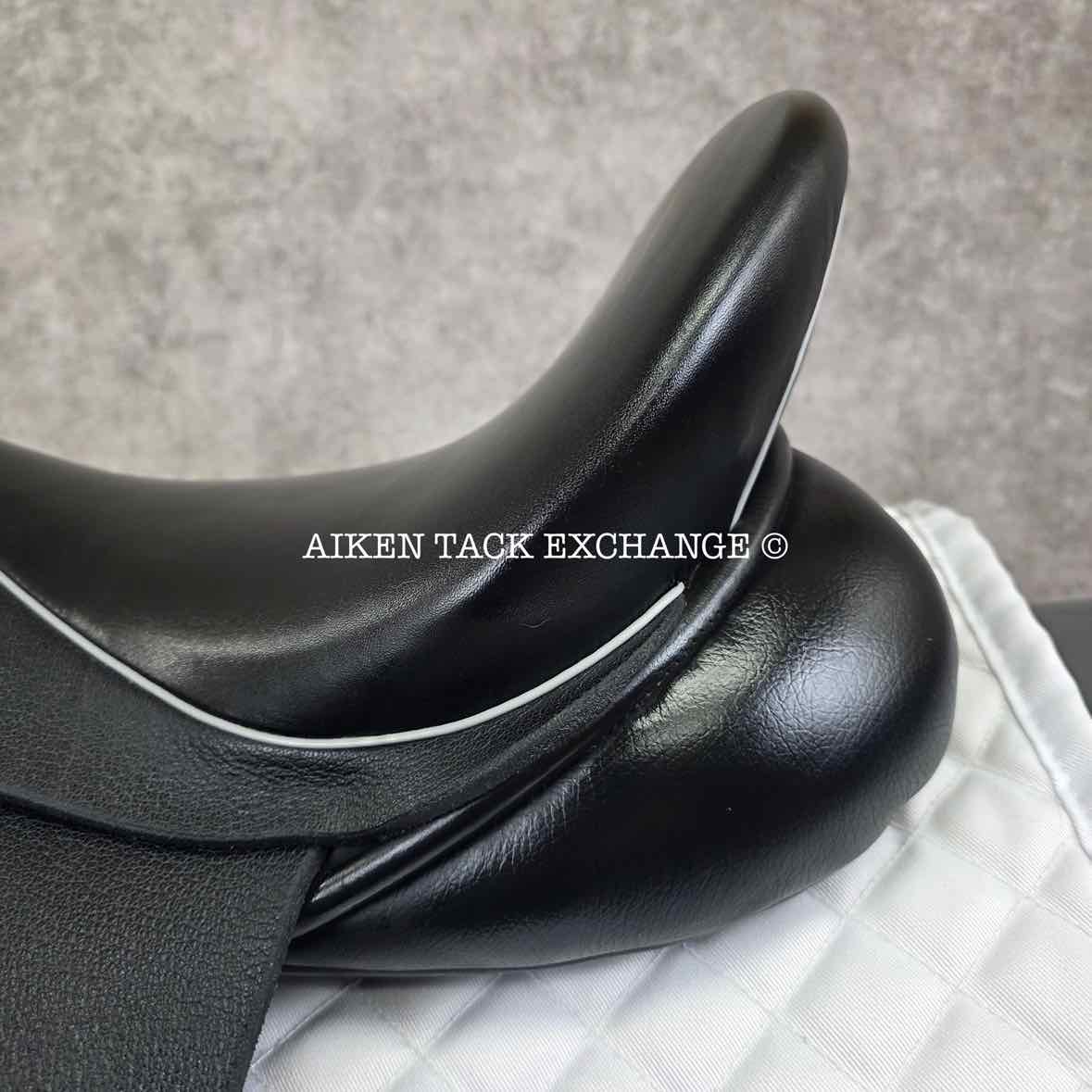 **On Trial** 2023 Custom Saddlery Wolfgang Solo Dressage Saddle, 17.5" Seat, Adjustable Tree, Wool Flocked Panels