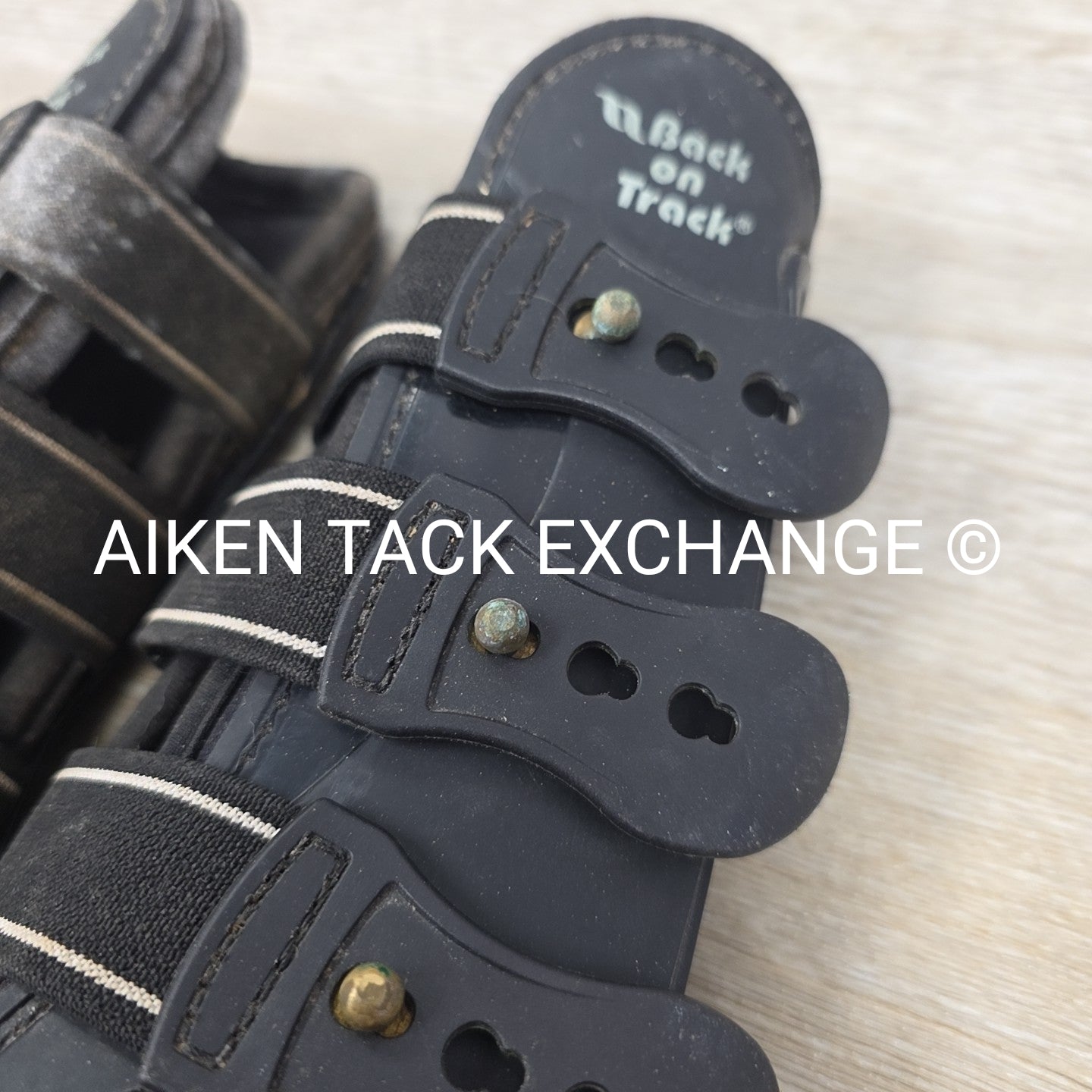 BARGAIN BUNDLE: Back on Track Front Boots, Cob & Veredus Pro Jump Hind Fetlock B