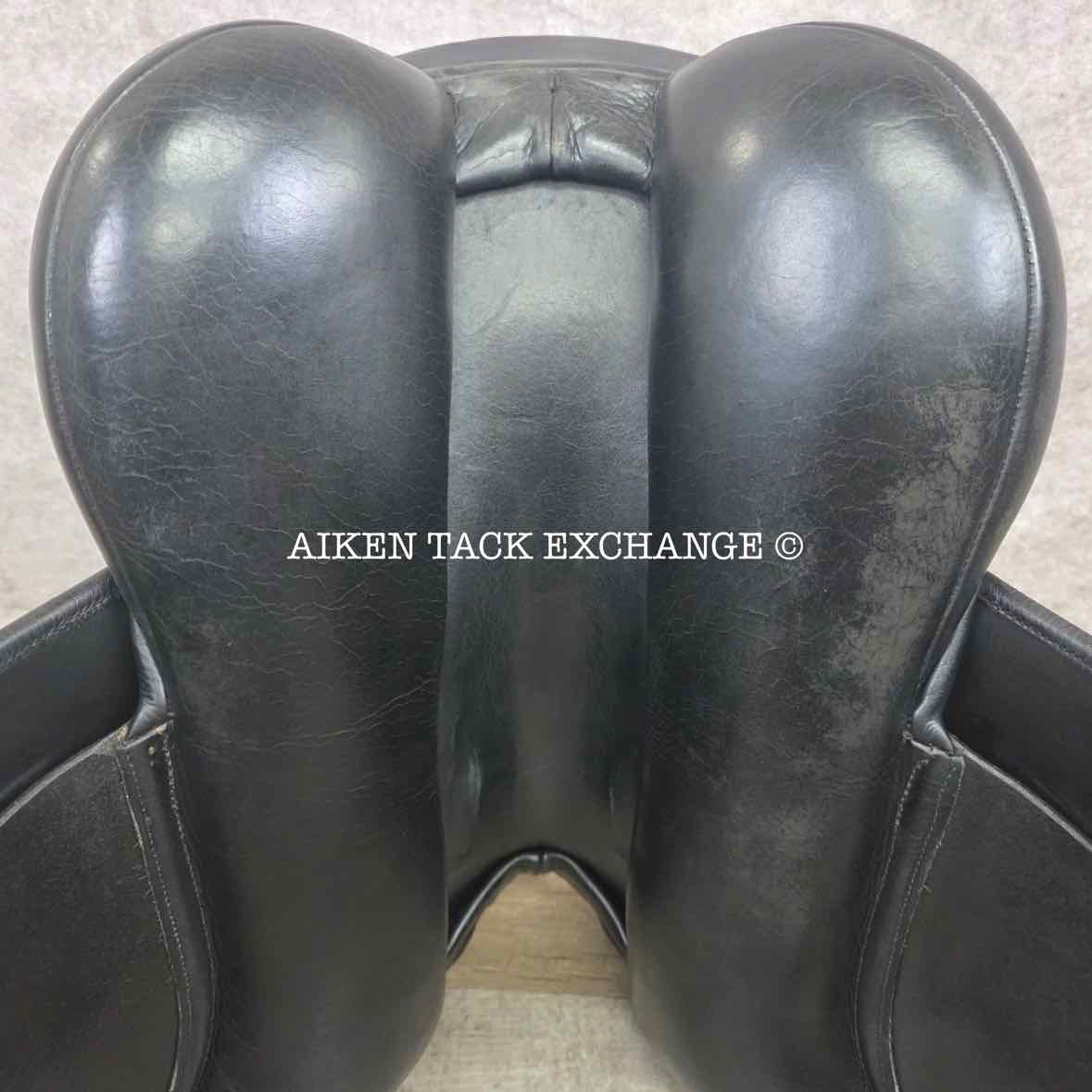 2005 County Fusion Dressage Saddle, 17.5" Seat, Medium Tree, Wool Flocked Panels