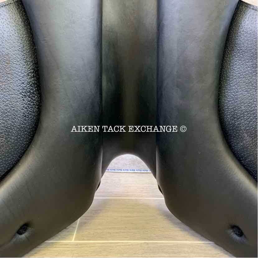 **SOLD** 2021 Equipe Glamour E-Carbon Monoflap Dressage Saddle, 17" Seat, Flex Tree - Medium Wide, Foam Panels