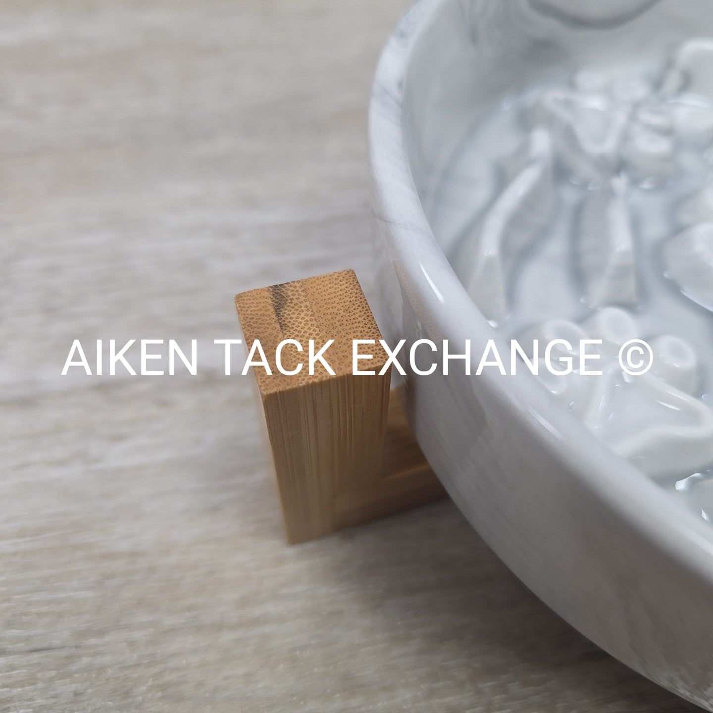 Elevated Ceramic Pet Feeder