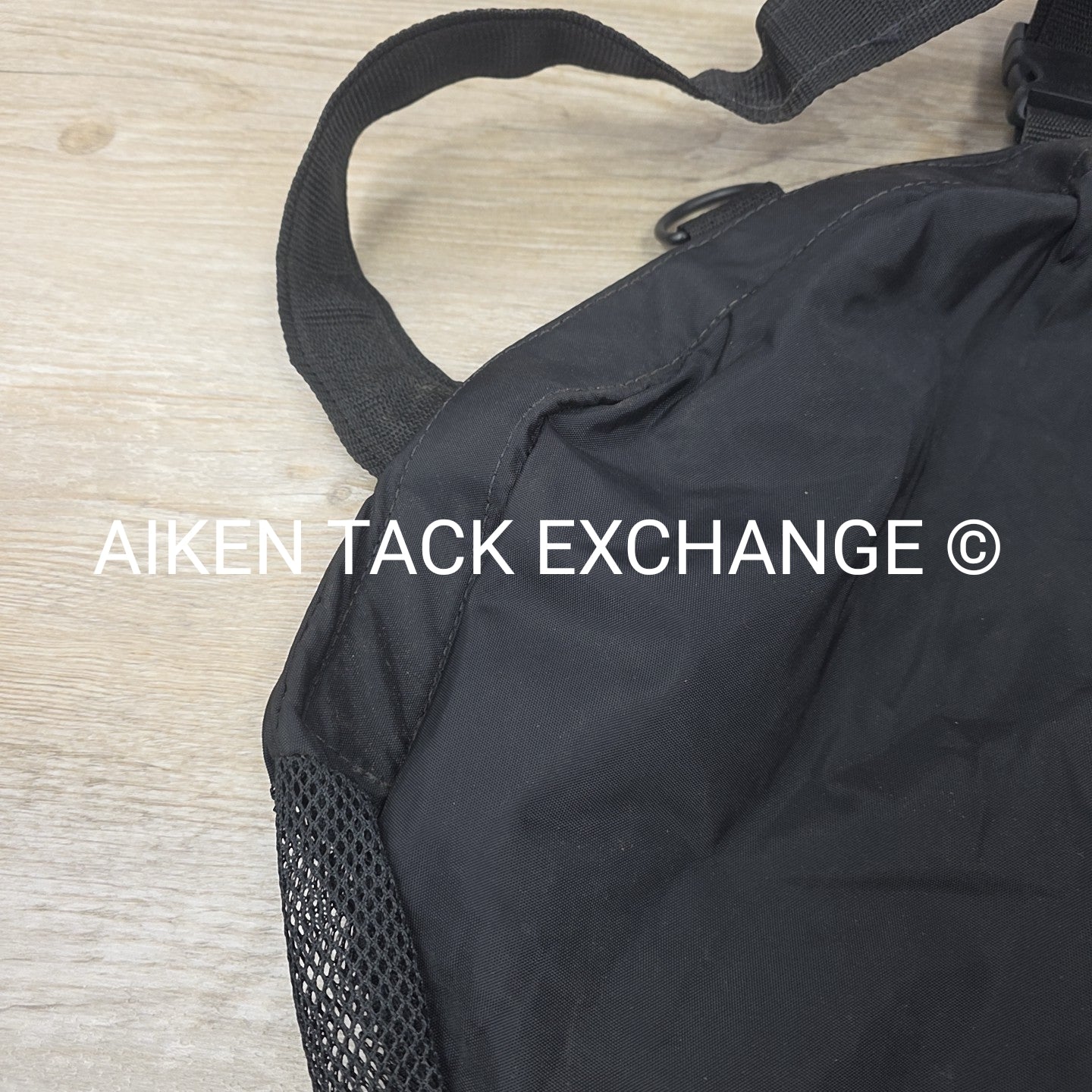 Tuck-M-In Hanging Bridle Bag