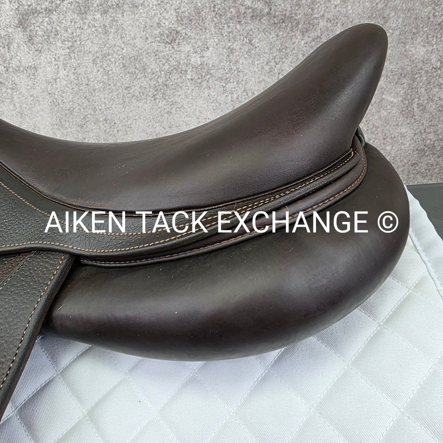 2019 CWD SE02 Close Contact Jump Saddle, 17.5" Seat, 3C Flap, Medium Tree, Foam Panels