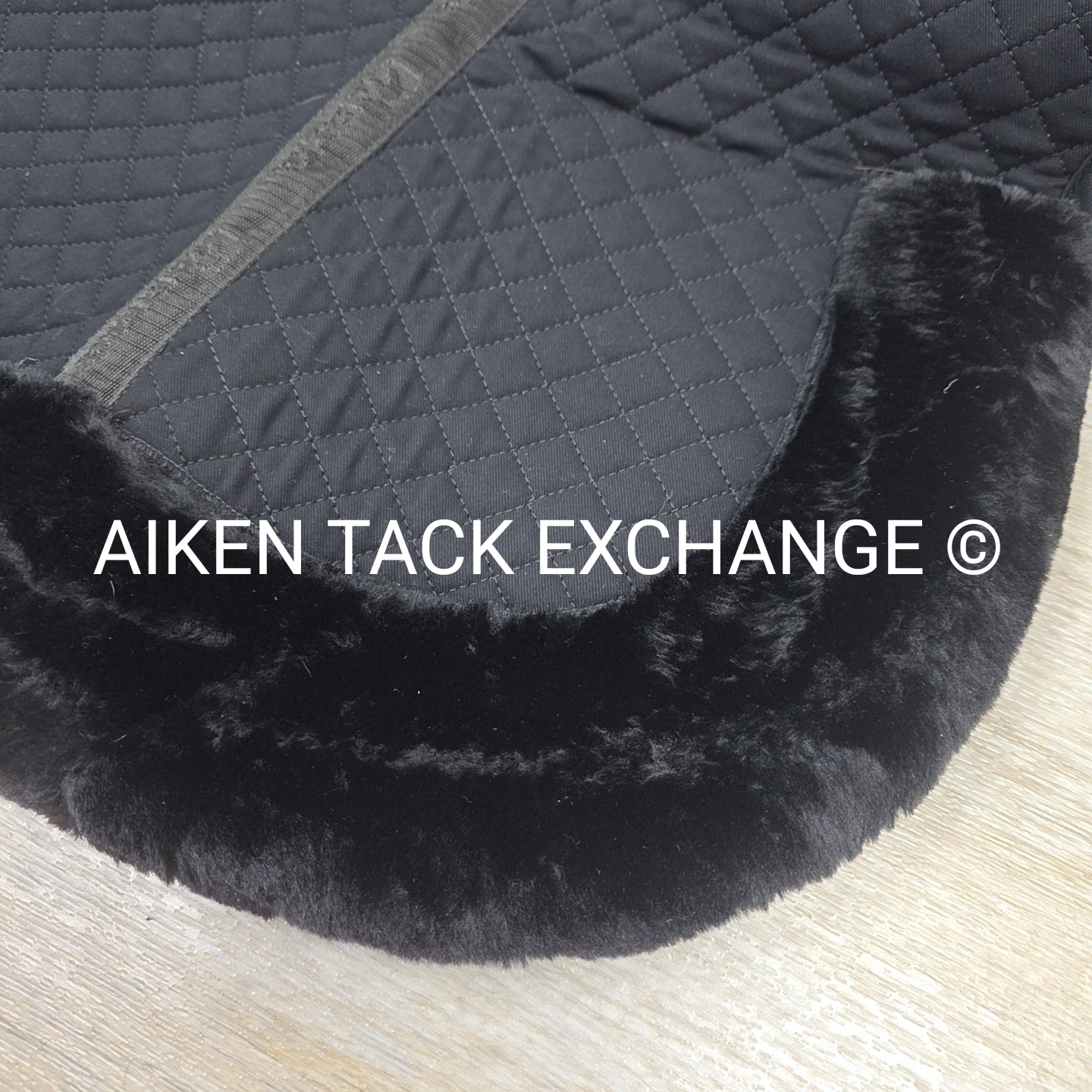 Shires Arma Contour Pro Half Pad, Size 17" - 18"