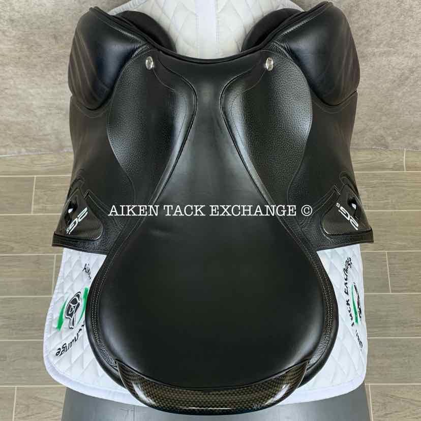 2018 CWD SE25 2GS Close Contact Jump Saddle, 17.5" Seat - S2, 3C Flap, Dynamik Flex Tree - Medium, Foam Panels
