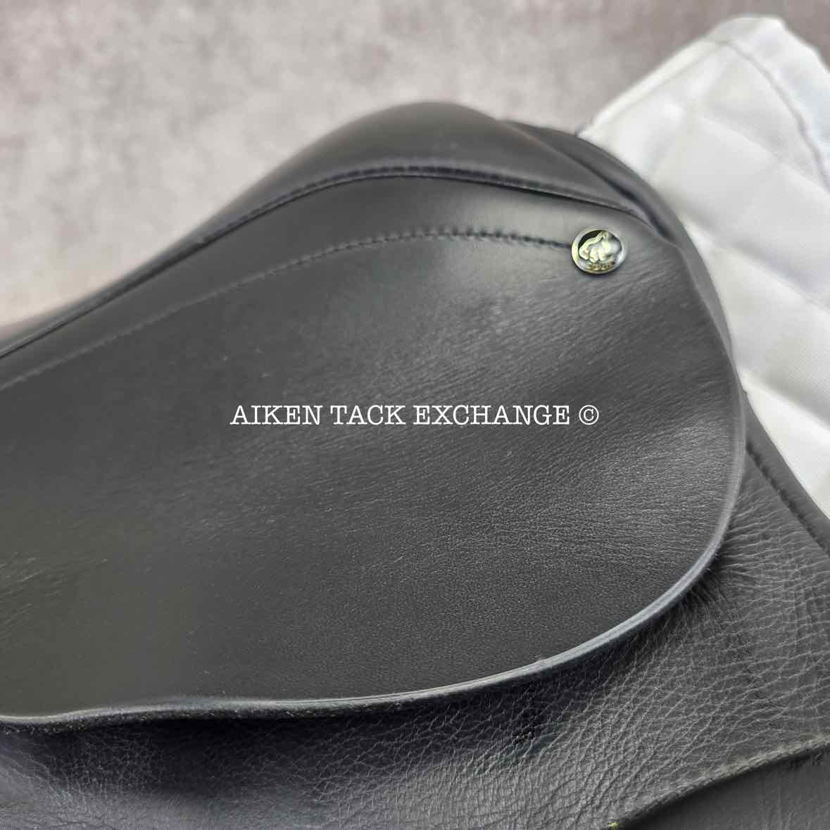 **SOLD** 2016 County Competitor Dressage Saddle, 18" Seat, Narrow Tree, Wool Flocked Skid Row Panels