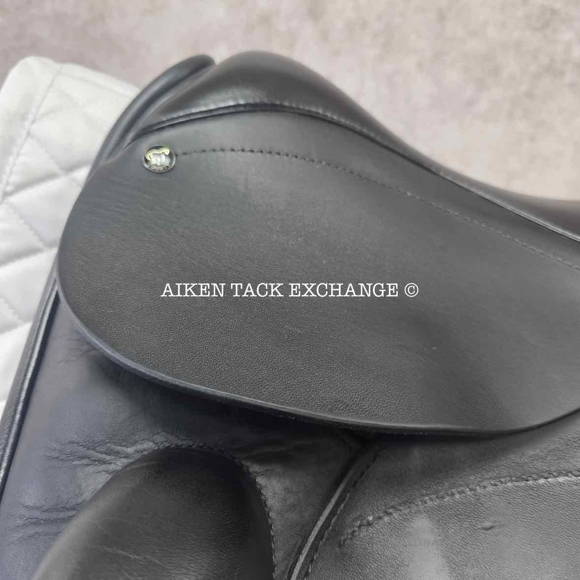 2018 County Inspiration Dressage Saddle, 17.5" Seat, Medium Narrow Tree, Wool Flocked Panels