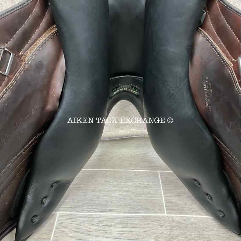 **SOLD** 2018 Bates Advanta Monoflap Eventing Jump Saddle, 17" Seat, Adjustable Tree - Changeable Gullet, Wool Flocked Panels