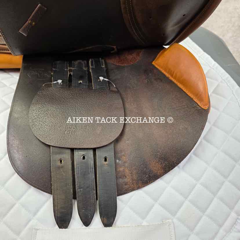 **SOLD** Collegiate Ruiz Diaz Close Contact Jump Saddle, 16.5" Seat, Medium Tree, Foam Panels
