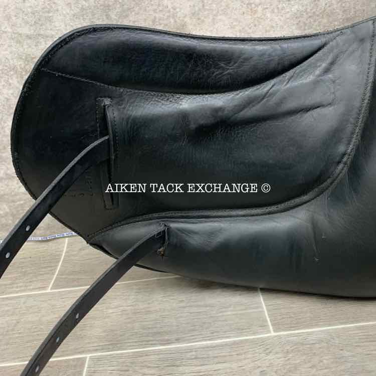 **SOLD** 2016 Custom Saddlery Signature Steffen's Advantage Monoflap Dressage Saddle, 17" Seat, Adjustable Tree, Wool Flocked Panels