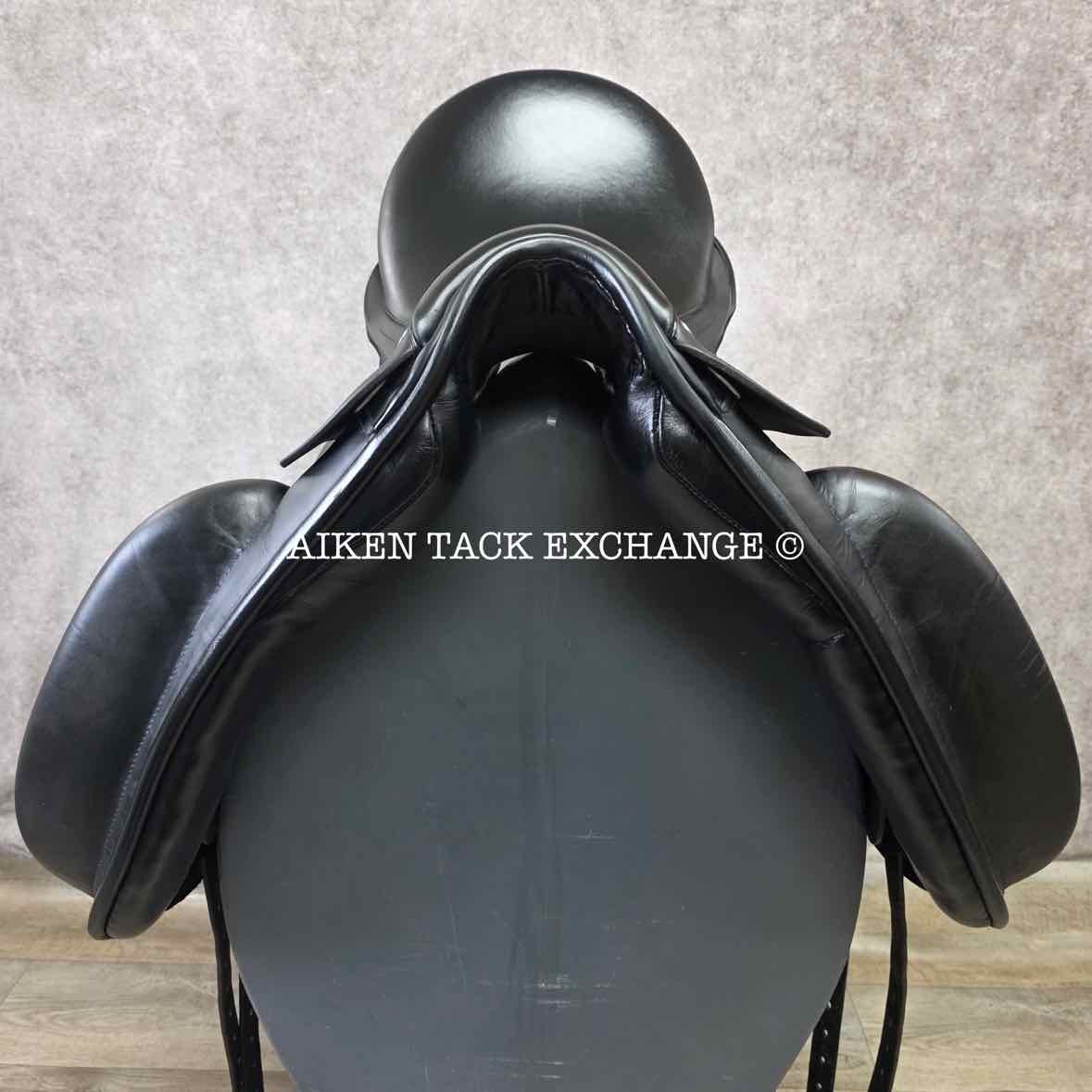 2018 County Inspiration Dressage Saddle, 17.5" Seat, Medium Narrow Tree, Wool Flocked Panels