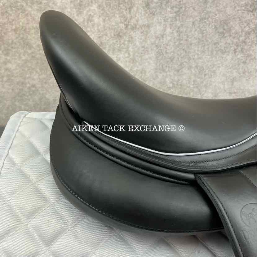 2016 Devoucoux Makila S Monoflap Dressage Saddle, 17.5" Seat, 3A Flap, Medium Wide Tree, D3D Panels, Full Buffalo Leather