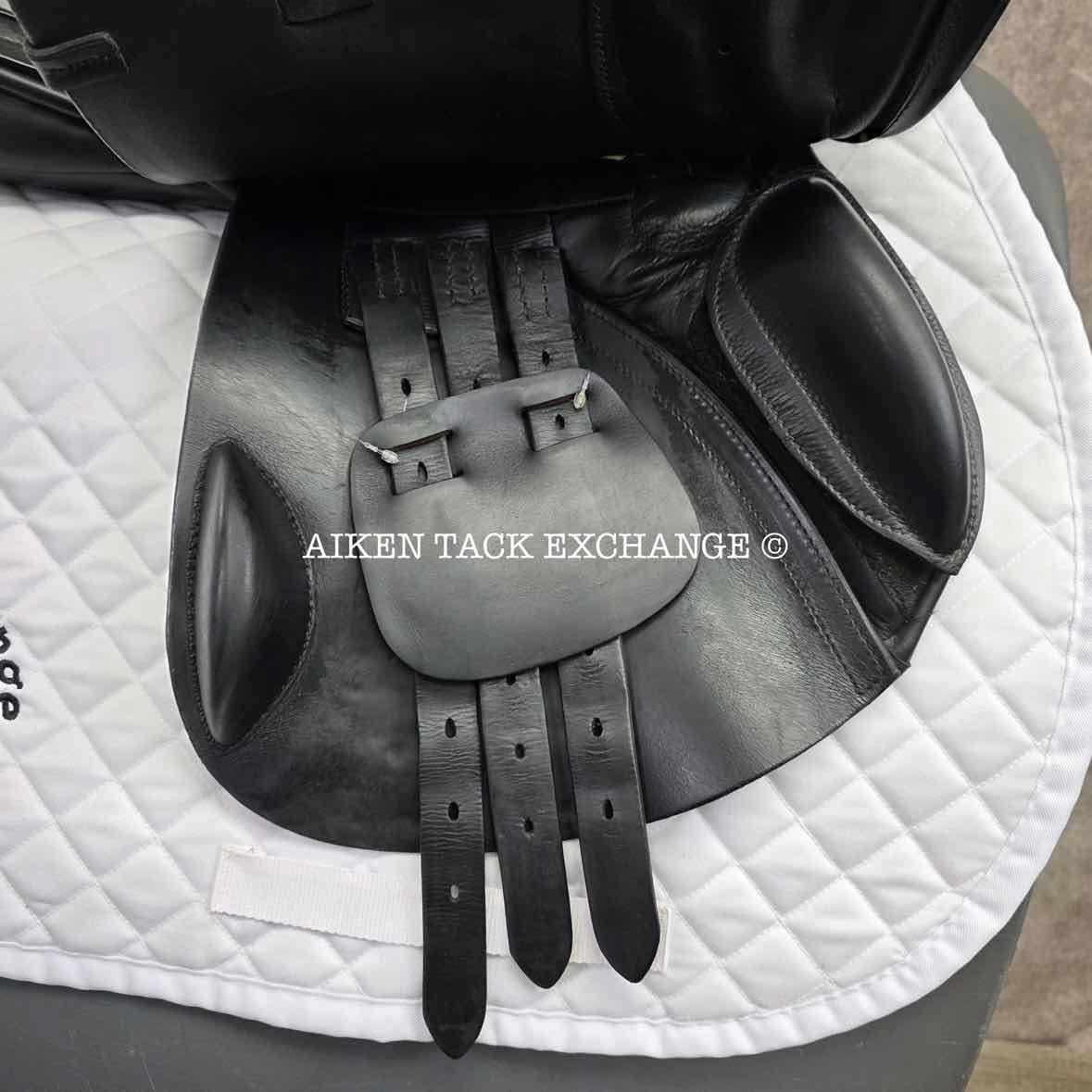 **SOLD** 2001 Albion Kontrol Close Contact Jump Saddle, 17.5" Seat, Medium Narrow Tree, Wool Flocked Panels