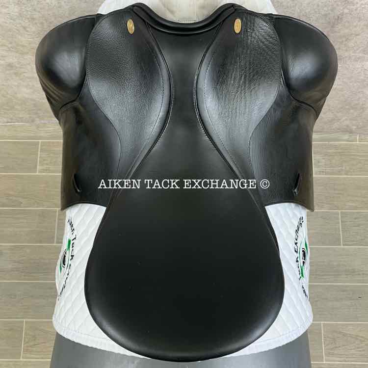 **SOLD** 2000 Prestige Dressage 2000 Saddle, 17.5" Seat, 34 Tree - M/MW, Wool Flocked Panels