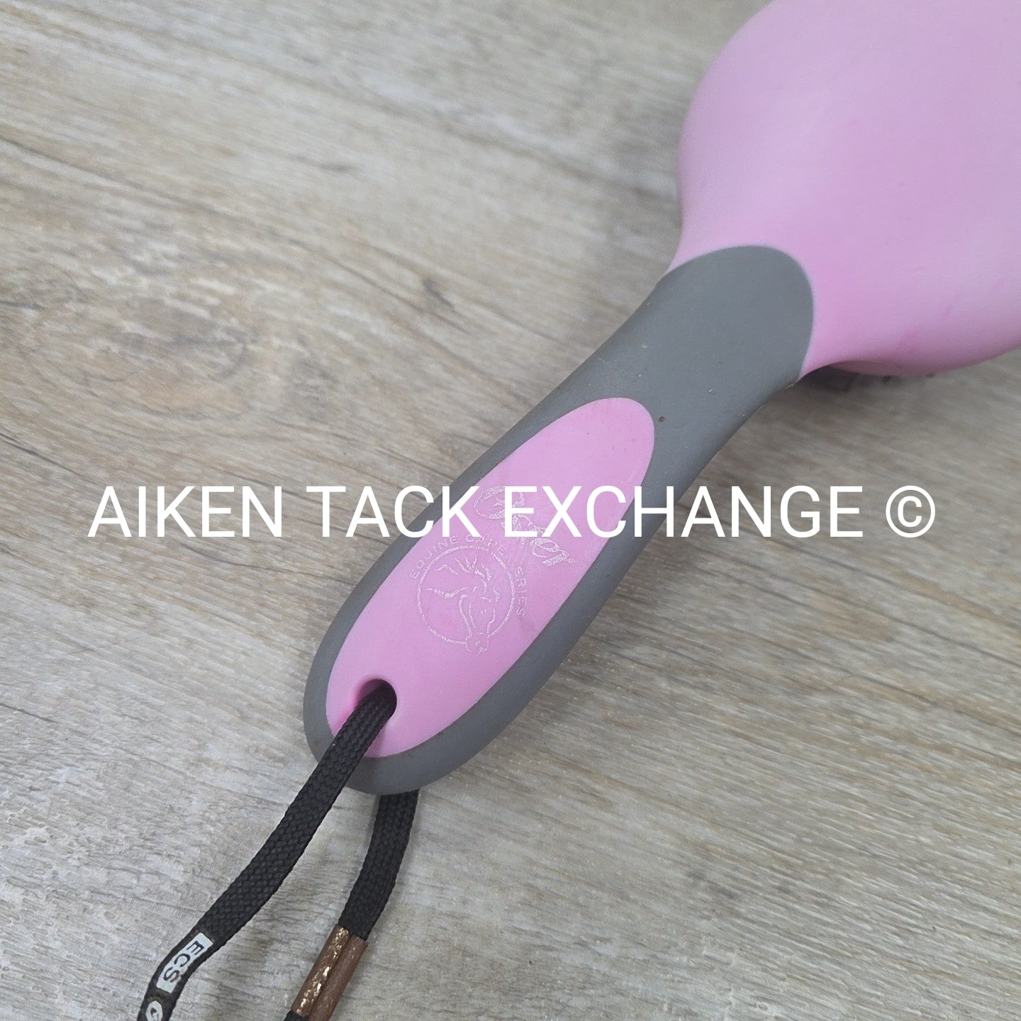 BARGAIN BUNDLE: 3 Curry Combs, 1 Mane & Tail Brush