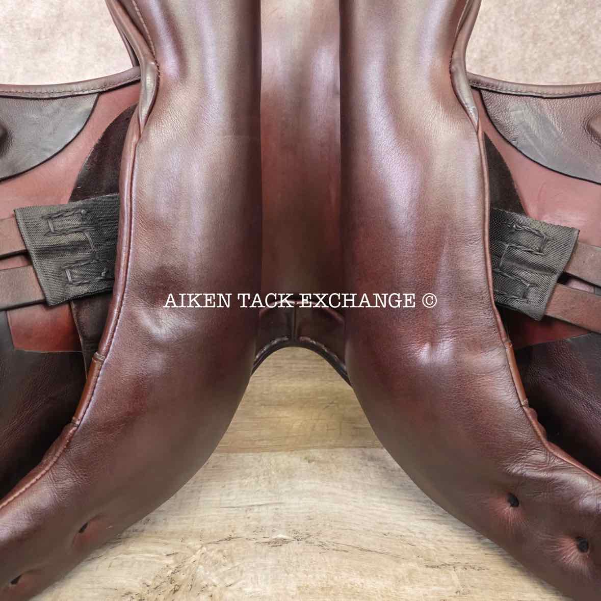 **SOLD** 2021 County Solution Monoflap Jump Saddle, 17.5" Seat, Medium Narrow Tree, Wool Flocked Panels
