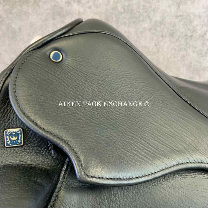 **SOLD** 2018 Stubben Centurion Monoflap Dressage Saddle, 17.5" Seat with Biomex, Short Flap, 27 cm Tree - Narrow, Wool Flocked Panels
