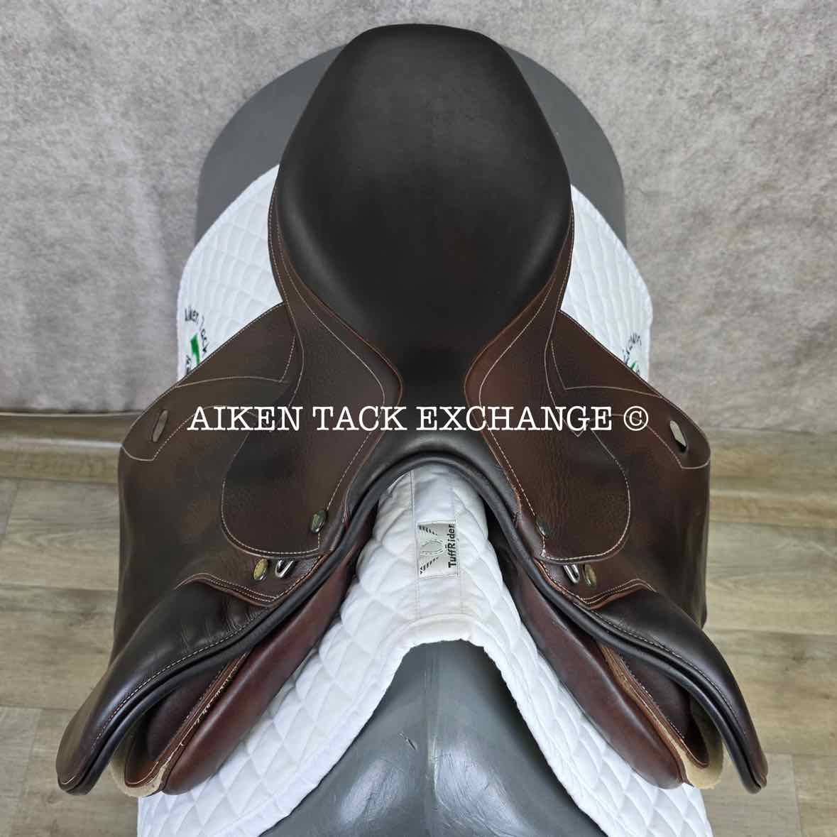 **On Trial** 2006 Prestige Red Fox Royal Close Contact Jump Saddle, 17" Seat, 33 Tree - Medium Tree, Foam Panels