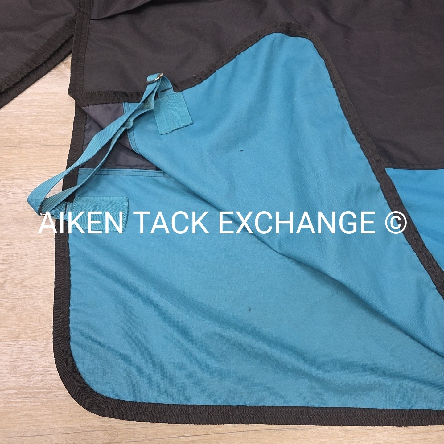 Horseware Mio 0g Turnout Sheet, 84" (lining has some rips/tears)