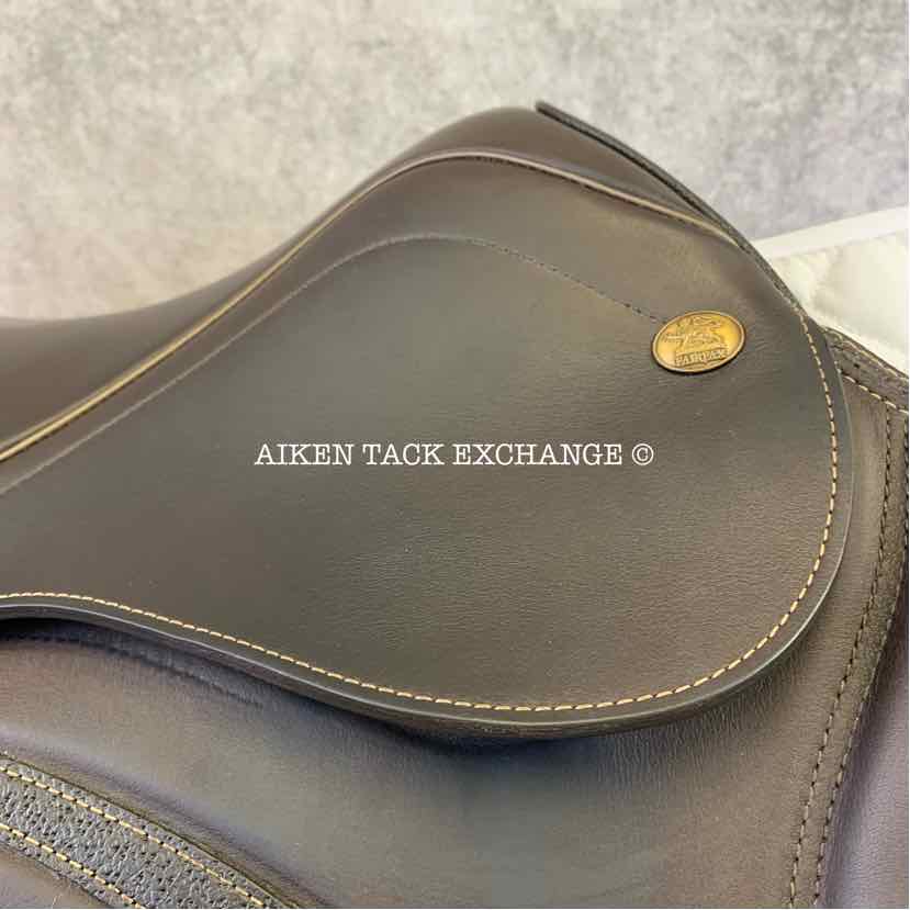**SOLD** 2022 Fairfax World Class Dual Flap Jump Saddle, 17.5" Seat, Adjustable Tree - Changeable Gullet, Wool Flocked Panels