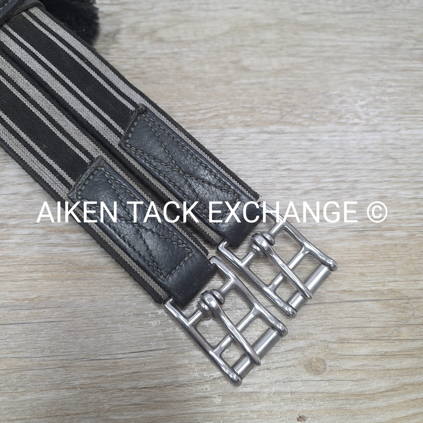 LeMieux Arika Simuwool Contour Long Girth, Black, 52"