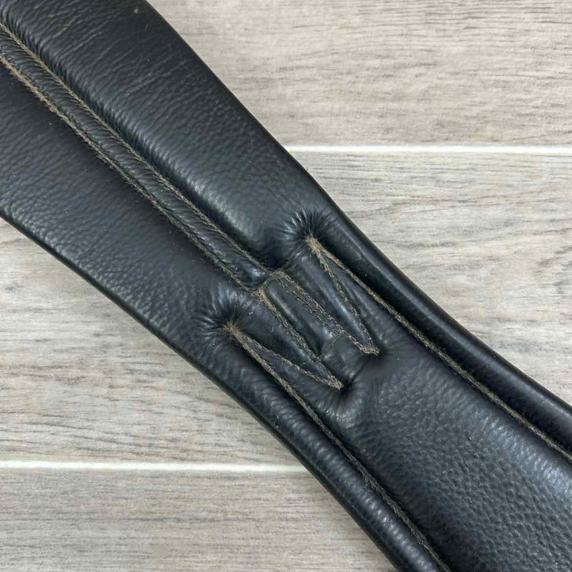 KL Select Red Barn Smart Contour Dressage Girth, Black, 30"