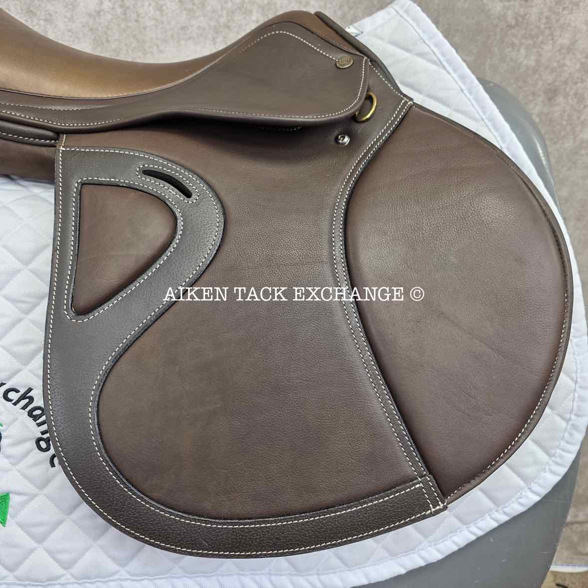 HDR - Henri de Rivel Evolution IGP Close Contact Jump Saddle, 18" Seat, Adjustable Tree - Changeable Gullet, Foam Panels