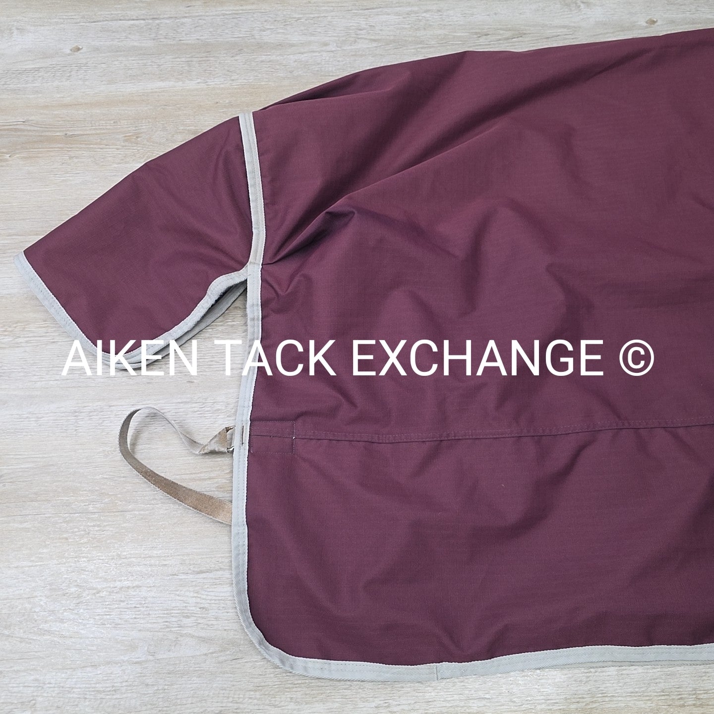 Amigo Hero Ripstop Plus 200g Medium Turnout Blanket with Neck Cover 72"