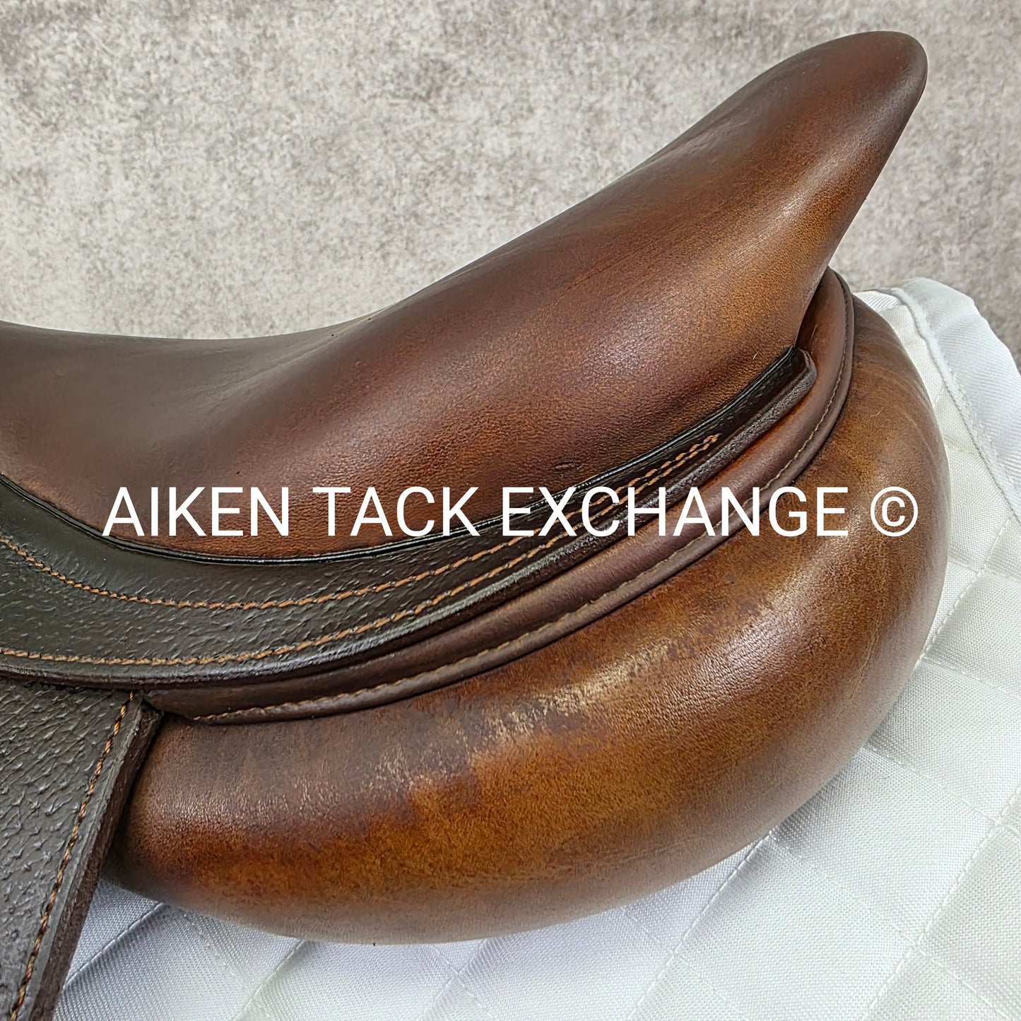 **SOLD** 2012 CWD SE02 Close Contact Jump Saddle, 16.5" Seat, 2L Flap, Medium Tree, Foam Panels