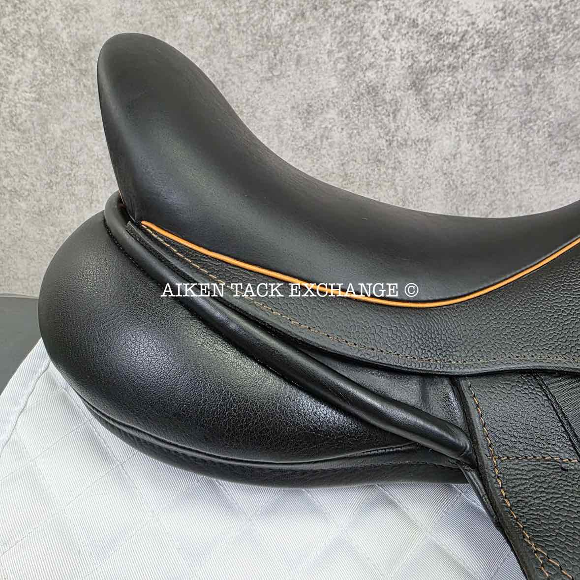 **SOLD** 2019 Custom Saddlery Icon Alpha Monoflap Dressage Saddle, 17.5" Seat, Adjustable Tree, Wool Flocked Panels