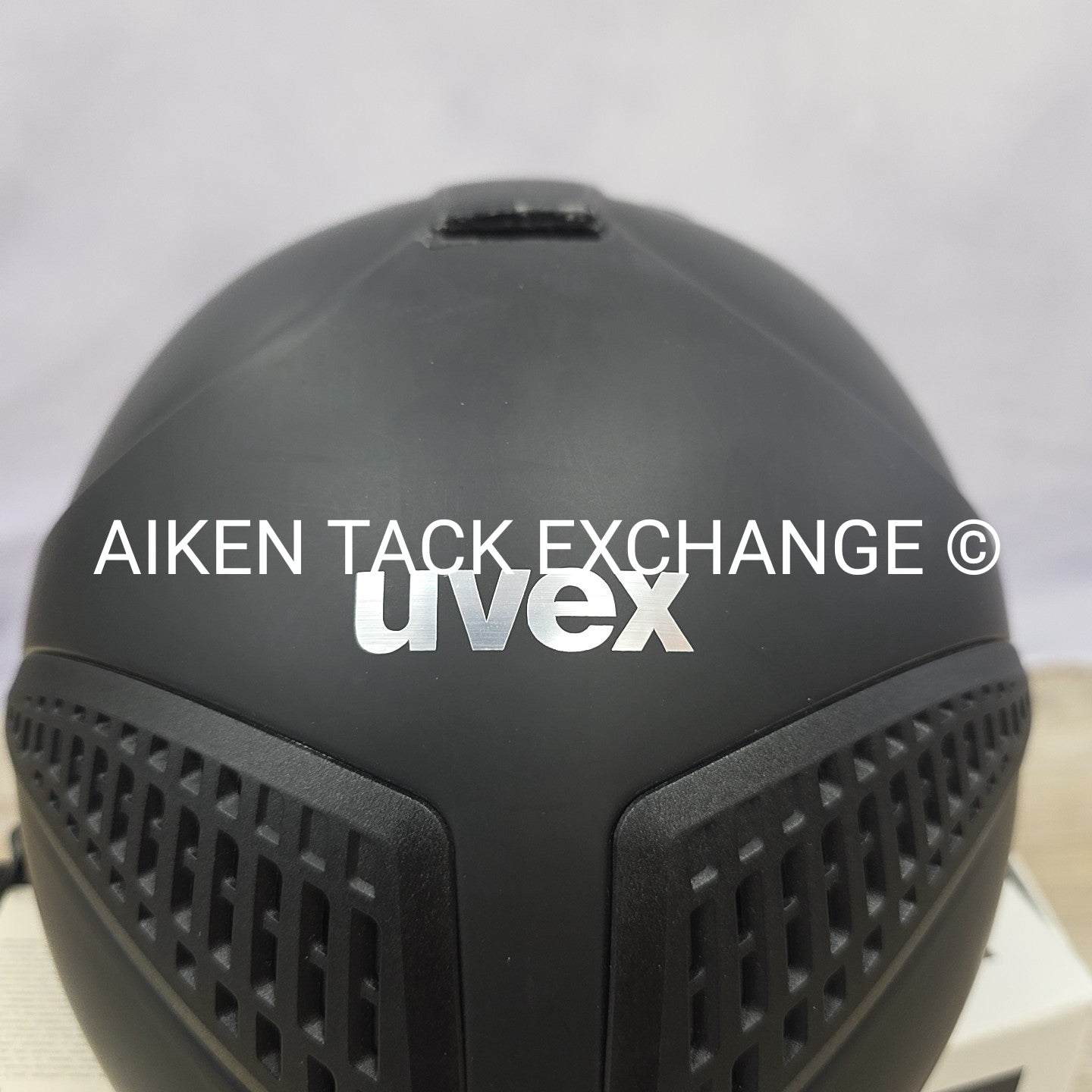 UVEX Exxential MIPS Riding Helmet, Size 55-57 cm (MFG Date 09/21)