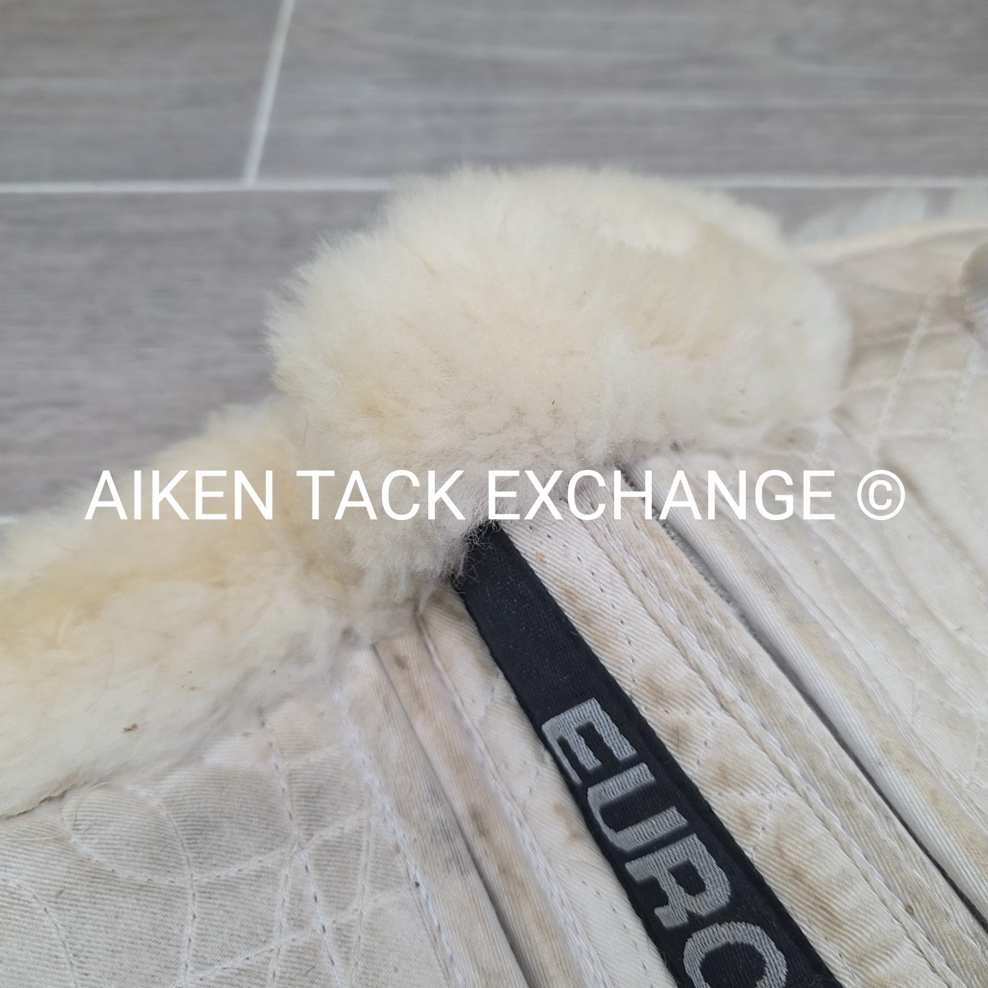 Ovation Europa Sheepskin 4 Shim Half Pad, Size Medium