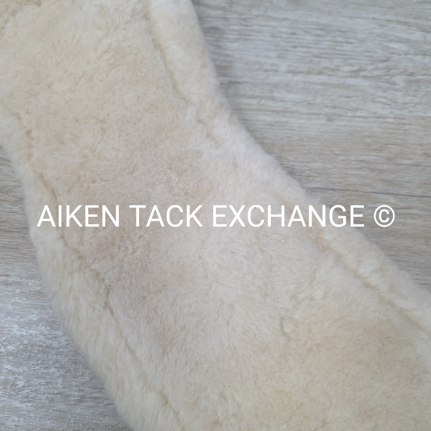 Total Saddle Fit Sheepskin Girth Cover, White, Size Large (28 - 30)