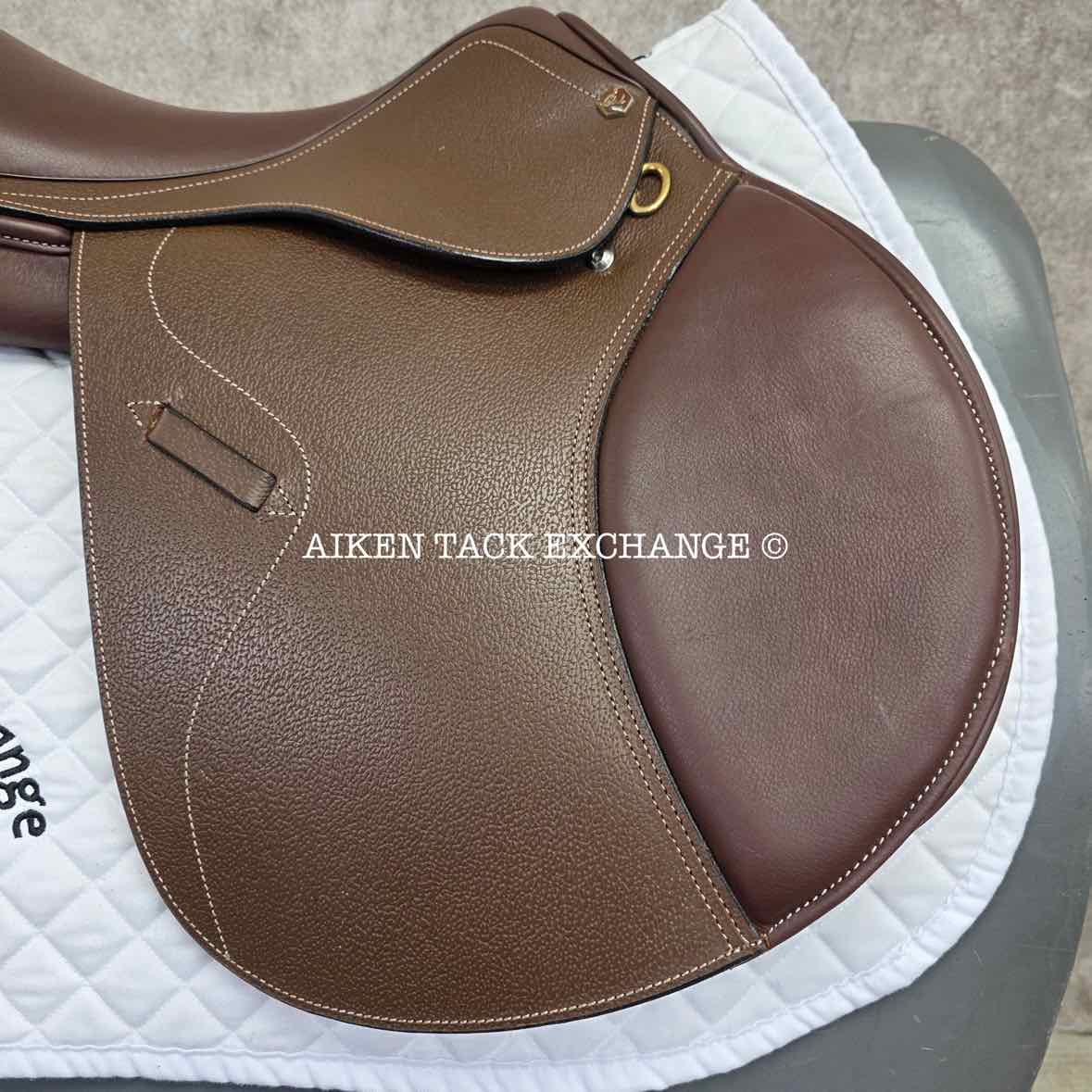 **SOLD** HDR - Henri de Rivel Club Close Contact Plus Saddle, 16.5" Seat, Adjustable Tree - IGP Changeable Gullet, Foam Panels