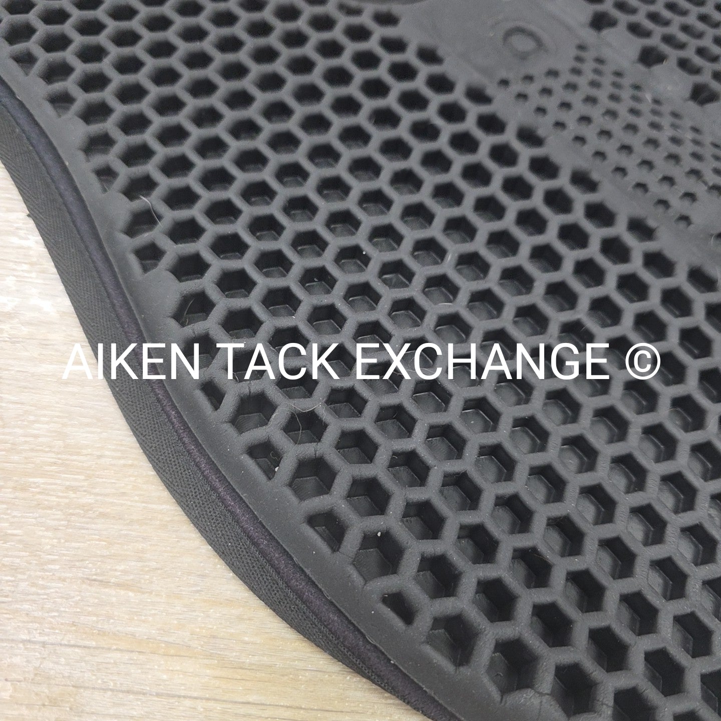 Acavallo Wither Free Hexagonal Gel & Memory Foam Half Pad