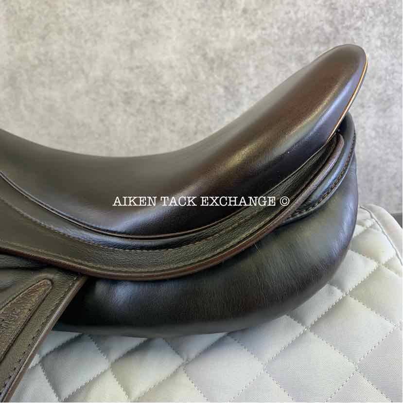 **SOLD** 2020 Prestige Versailles Close Contact Jump Saddle, 16" Seat, 34 Tree - M/MW, Wool Flocked Panels