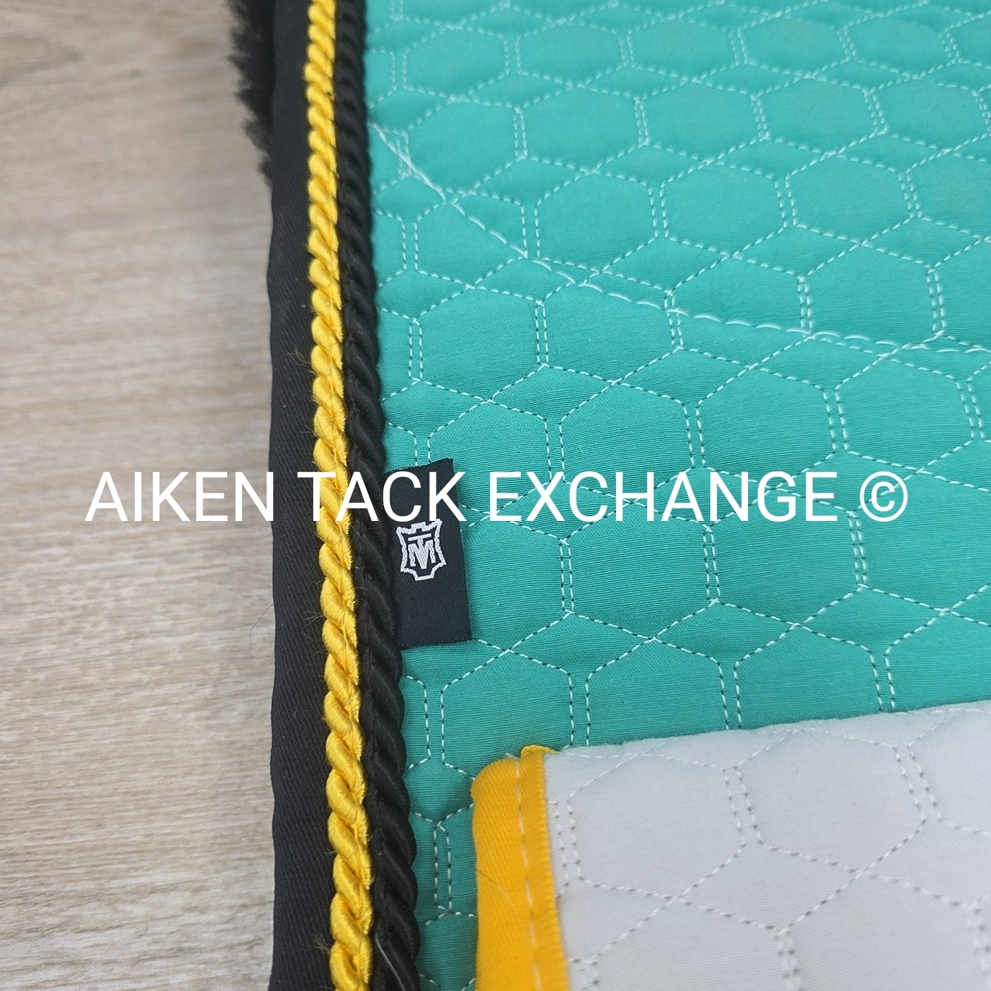 Mattes Dressage Trekking Saddle Pad with Sheepskin, Size Medium